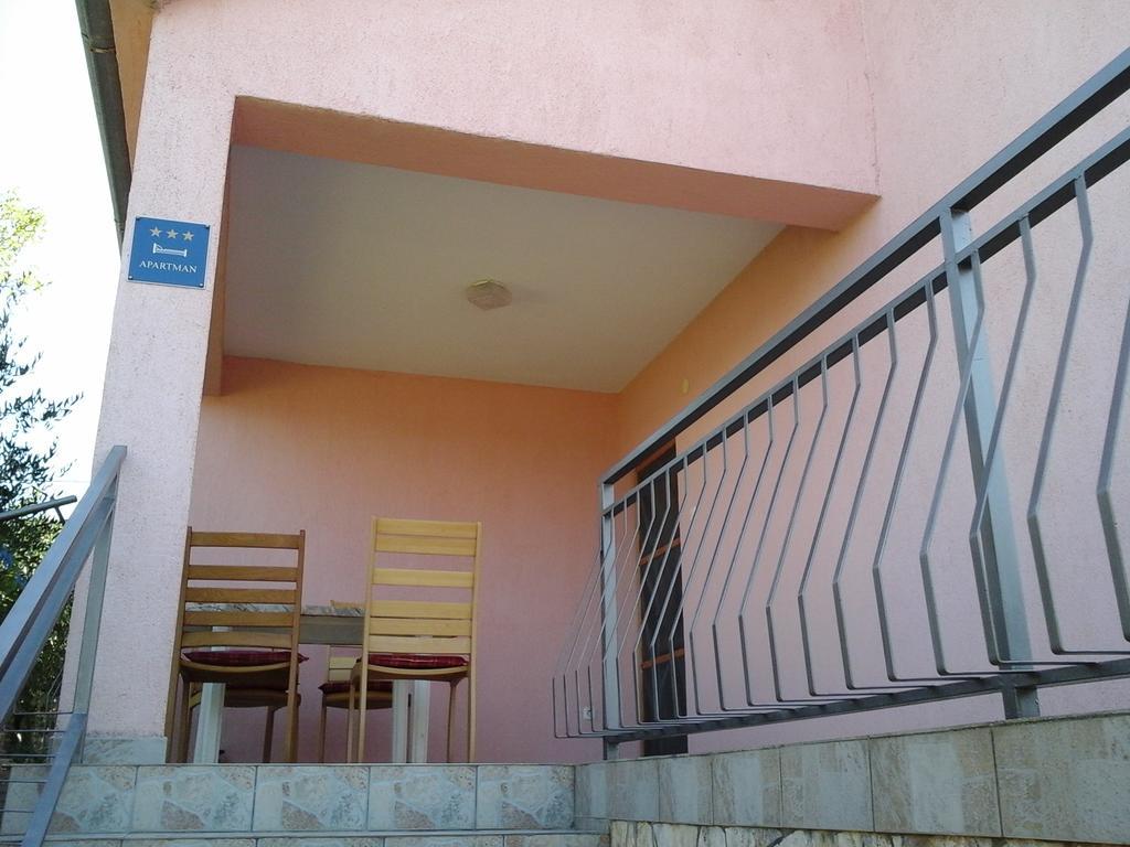 Apartment Vrulje Gornji Karin Ngoại thất bức ảnh